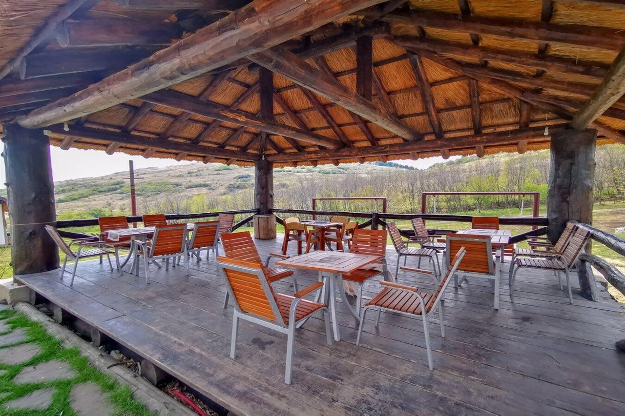 Hotel Ferma Dacilor Tohani Exterior foto
